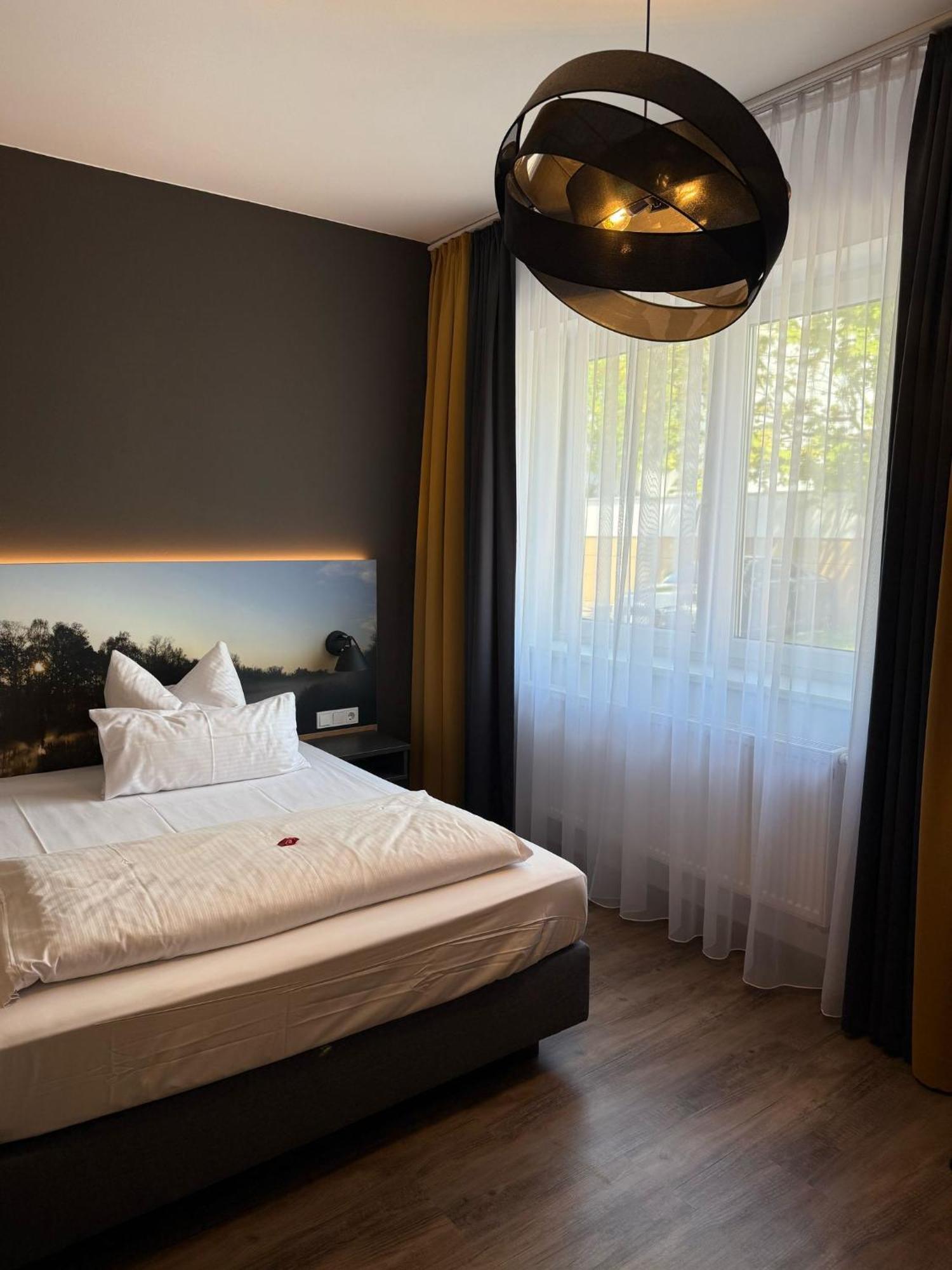 Hotel Kitz Ehemals Schlemmerhuette Langweid Bagian luar foto
